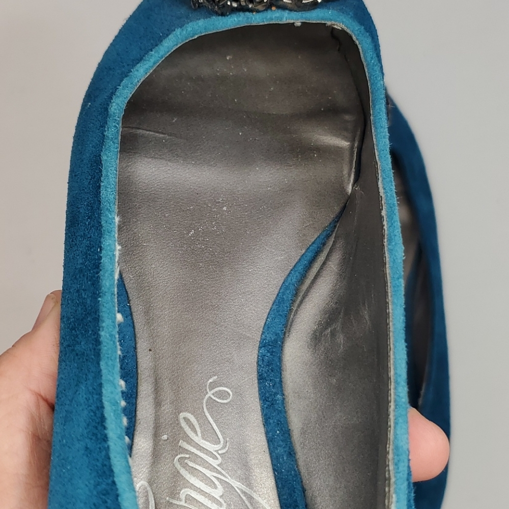 Fergie pointed toe blue suede Flats size 6 - Picture 14 of 16